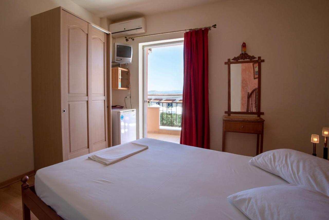 Kleoni Club Apartments Tolo Luaran gambar