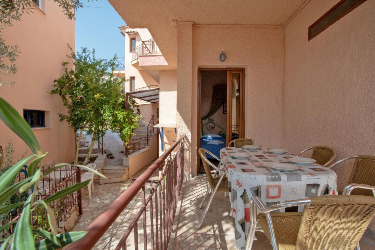 Kleoni Club Apartments Tolo Luaran gambar