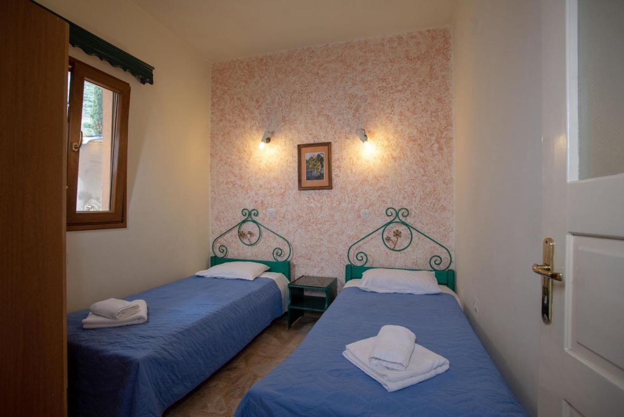 Kleoni Club Apartments Tolo Luaran gambar